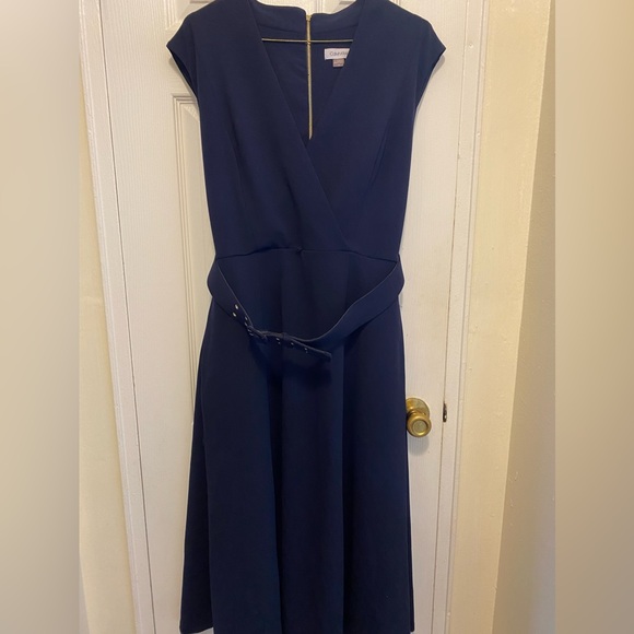 CALVIN KLEIN MIDI BELTED DRESS with back zipper Vneck short sleeve w/pockets - Picture 2 of 14